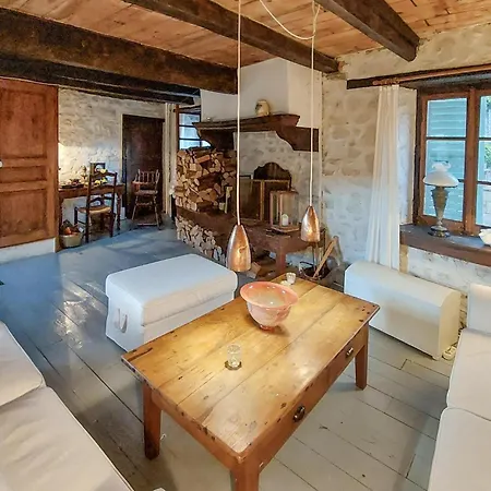 2 Bedroom Amazing In Holiday home Olliergues