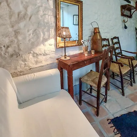 2 Bedroom Stunning In Olliergues